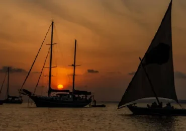 lamu travel in kenya by crystal tours