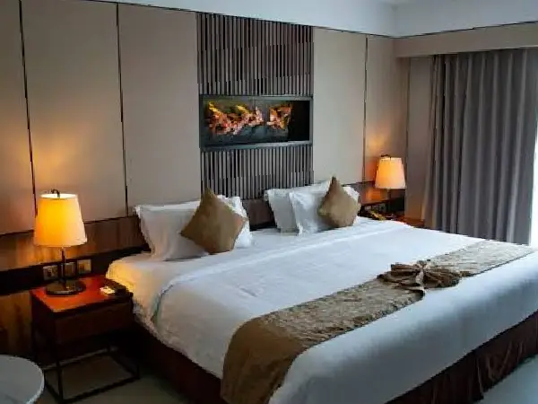 lodges near nakuru by crystal tours