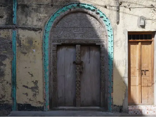 wooden doors in lamu