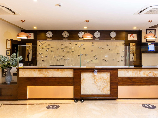 Its rooftop swimming pool, on-site restaurants and conference facilities make it an option worth considering when comparing hotels in Westlands Nairobi.