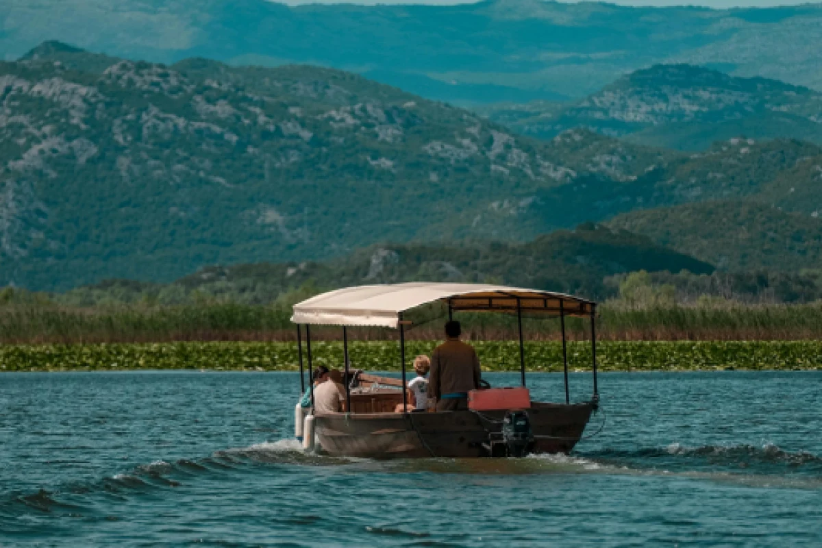 lake naivasha boat safari,